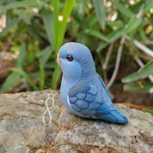 Dilute Mauve Linnie Figurine